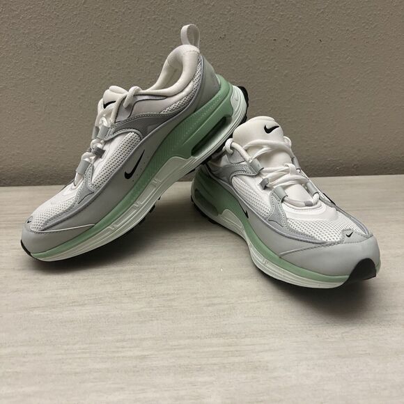 Nike DH5128-103 Women Sz 9.5 Air Max Bliss Lifestyle Shoes White/Silver/Green - Picture 1 of 7